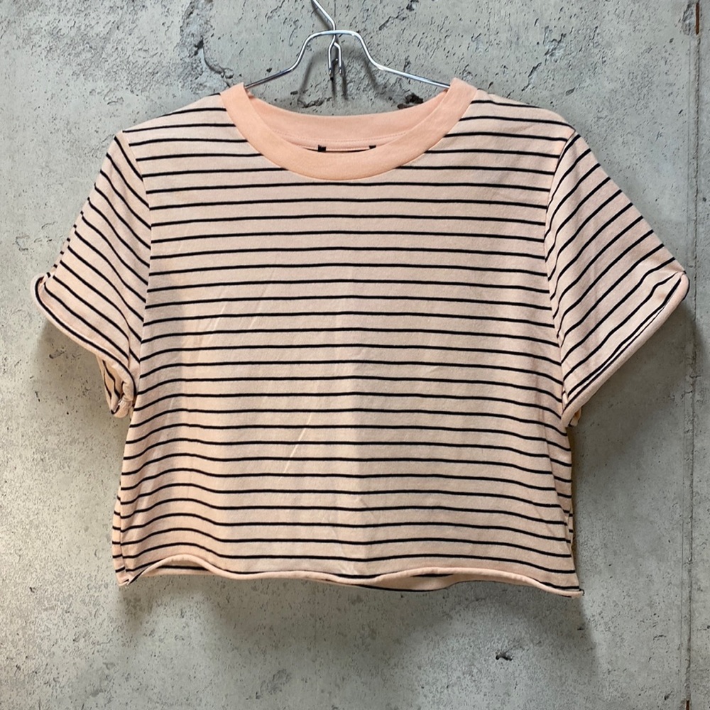 Cropped Top - Picture 2 of 3